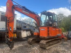 Doosan DX140LC-5 crawler excavator with raised cab - year 2017 - 8900 hours - smf 40-OQ-120 quick hy