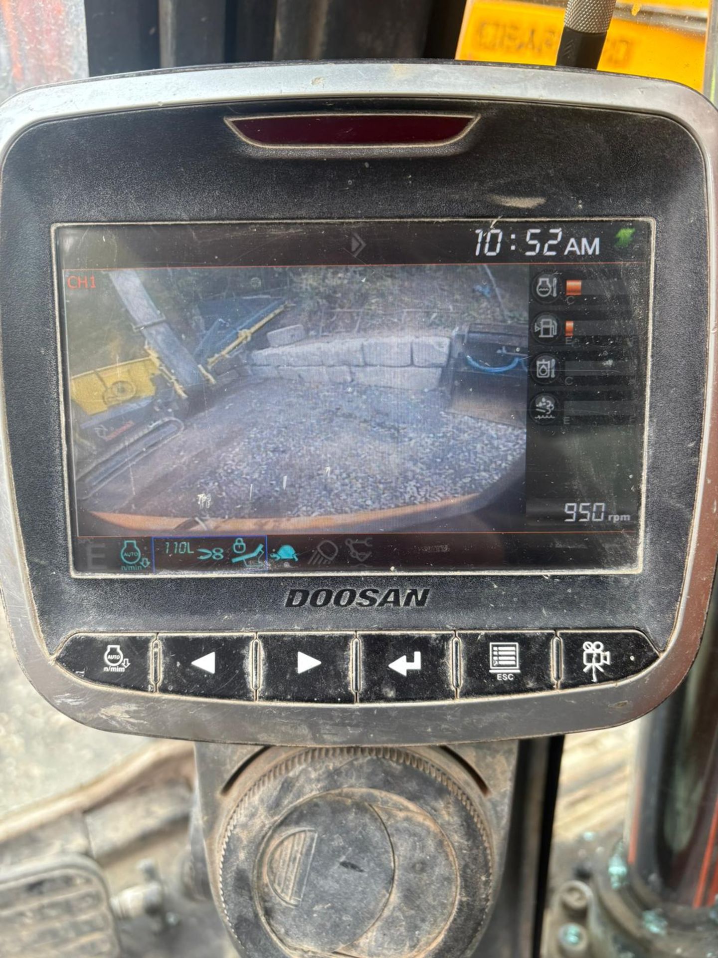 Doosan DX140LC-5 crawler excavator with raised cab - year 2017 - 8900 hours - smf 40-OQ-120 quick hy - Image 11 of 20