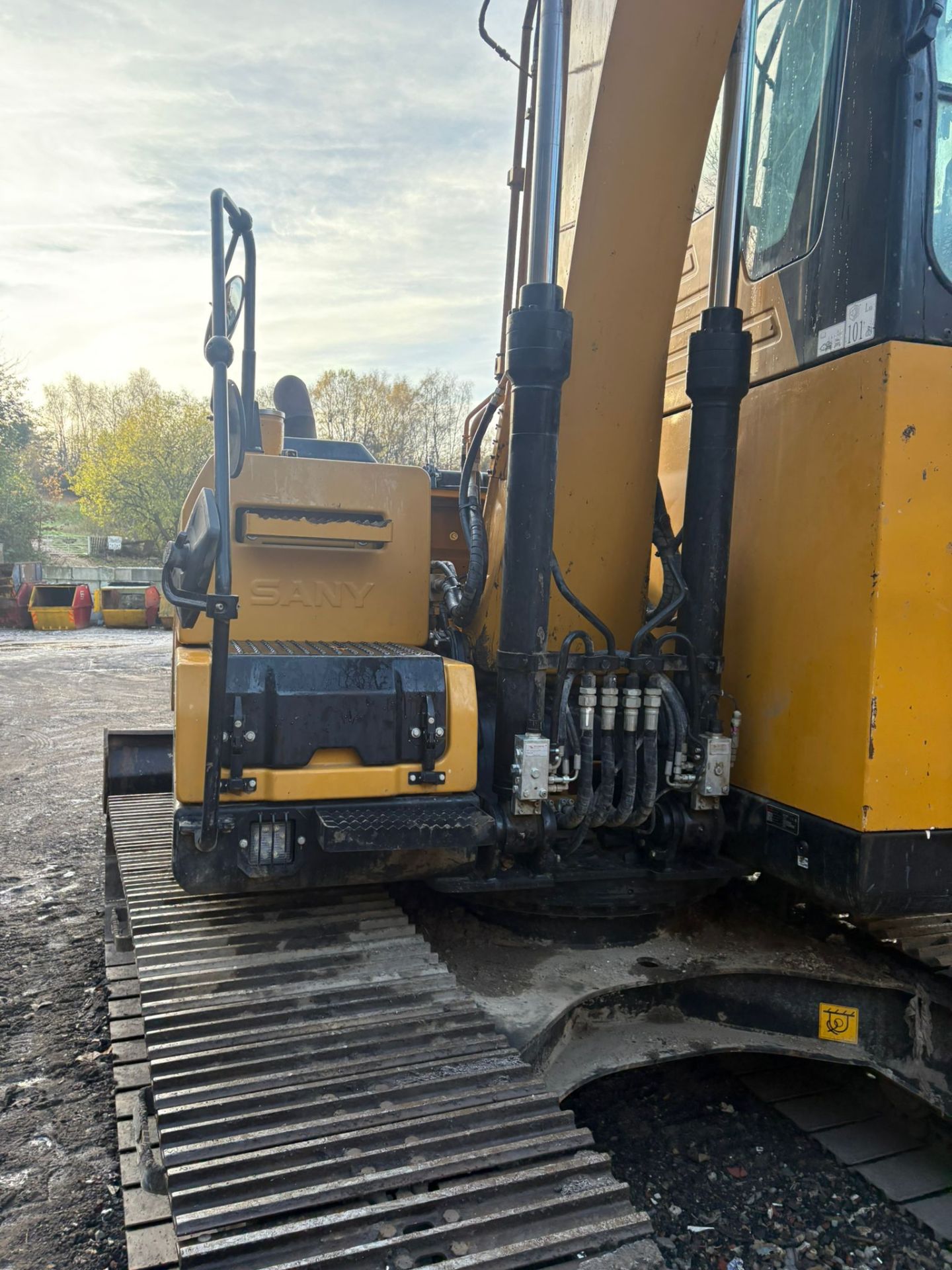 Sany SY135C crawler excavator high cab - year 2023 - 2600 hours - quick hitch 65mm pins - comes with - Image 13 of 17