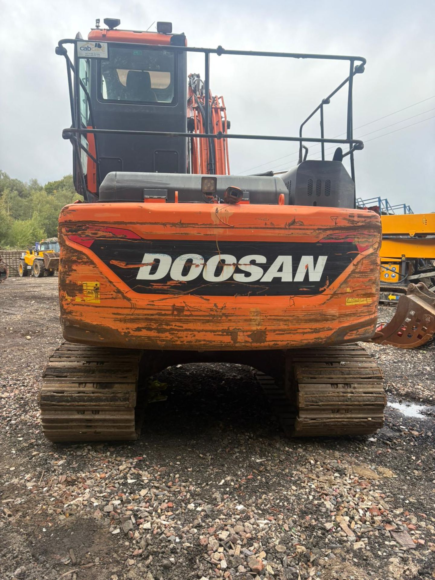 Doosan DX140LC-5 crawler excavator with raised cab - year 2017 - 8900 hours - smf 40-OQ-120 quick hy - Image 4 of 20