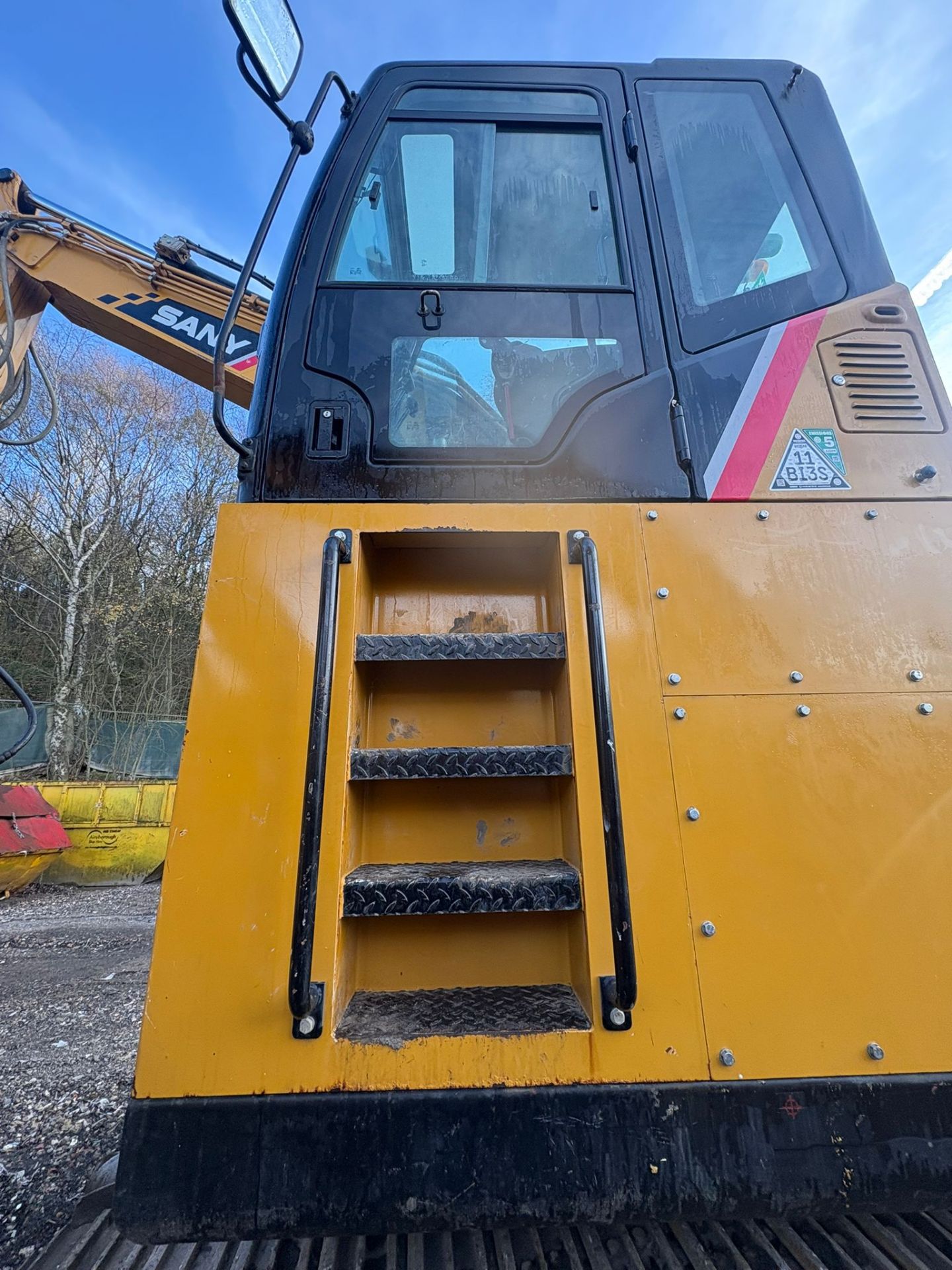Sany SY135C crawler excavator high cab - year 2023 - 2600 hours - quick hitch 65mm pins - comes with - Image 12 of 17