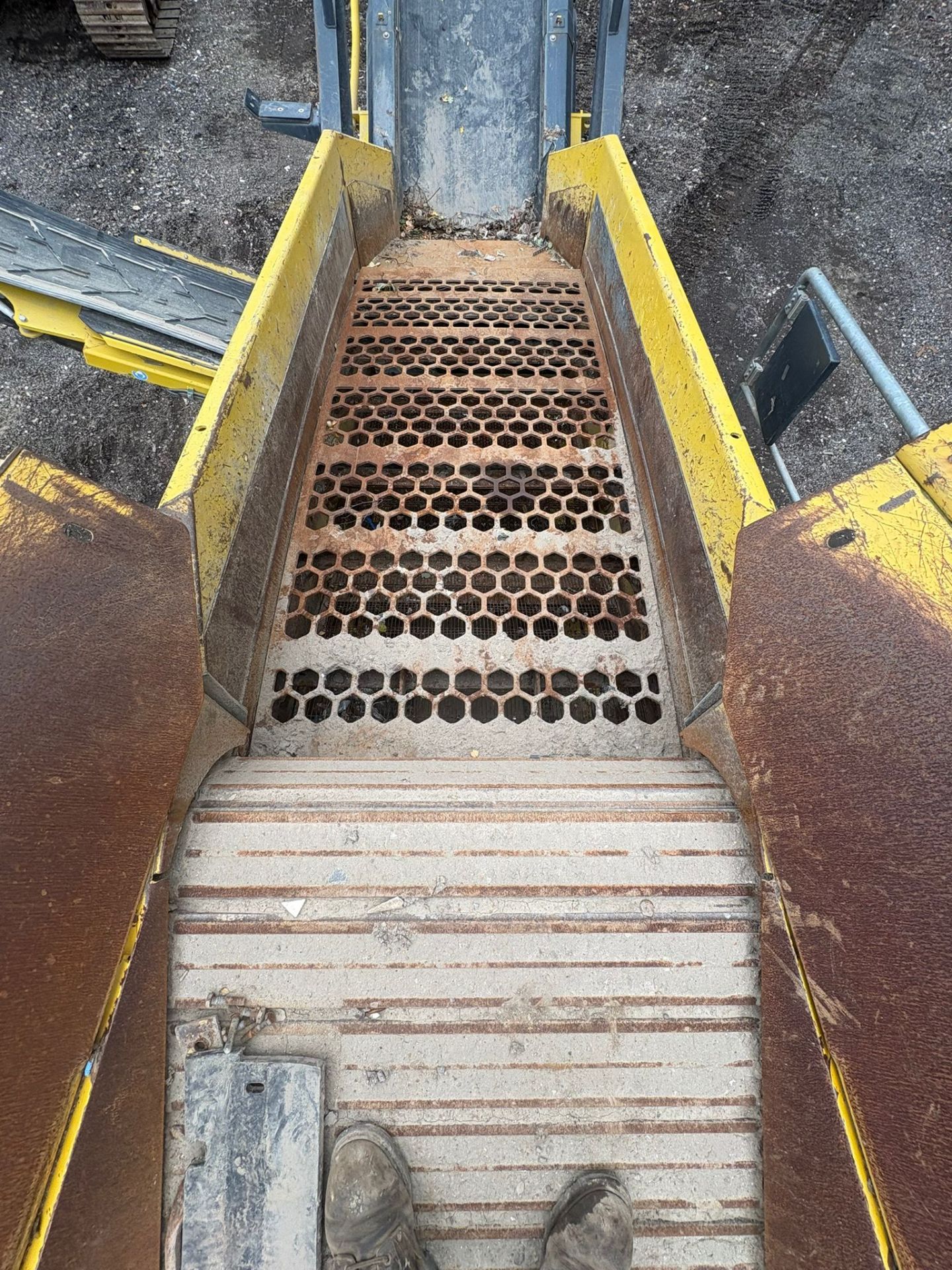 Keestrak K3 track mounted mobile screener - year 2023 - 2353 hours - owned from new - Image 6 of 16