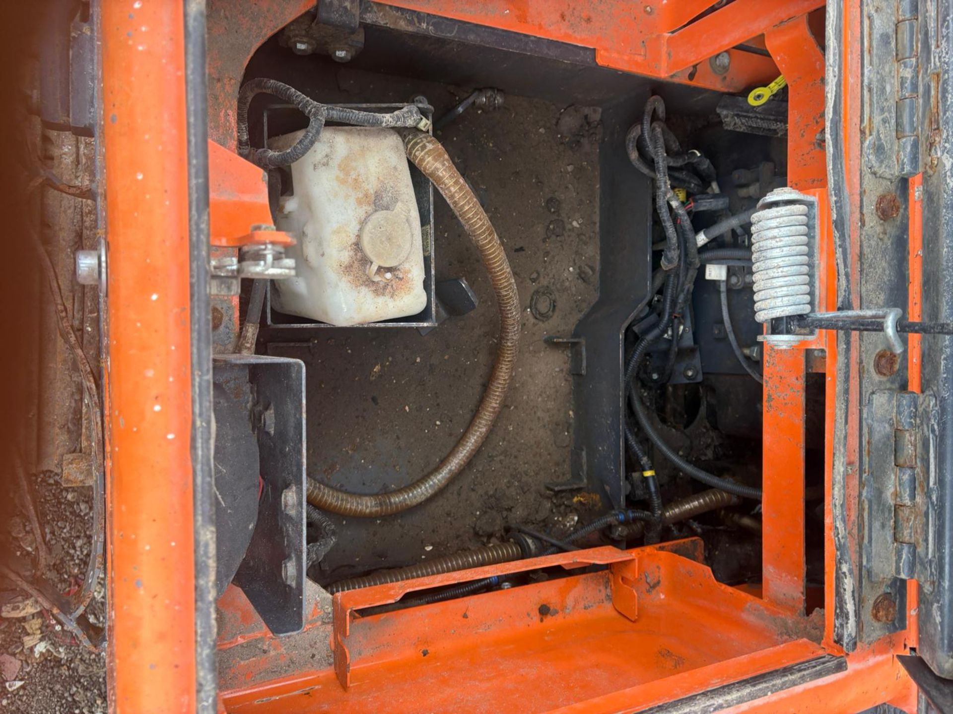 Doosan DX140LC-5 crawler excavator with raised cab - year 2017 - 8900 hours - smf 40-OQ-120 quick hy - Image 15 of 20