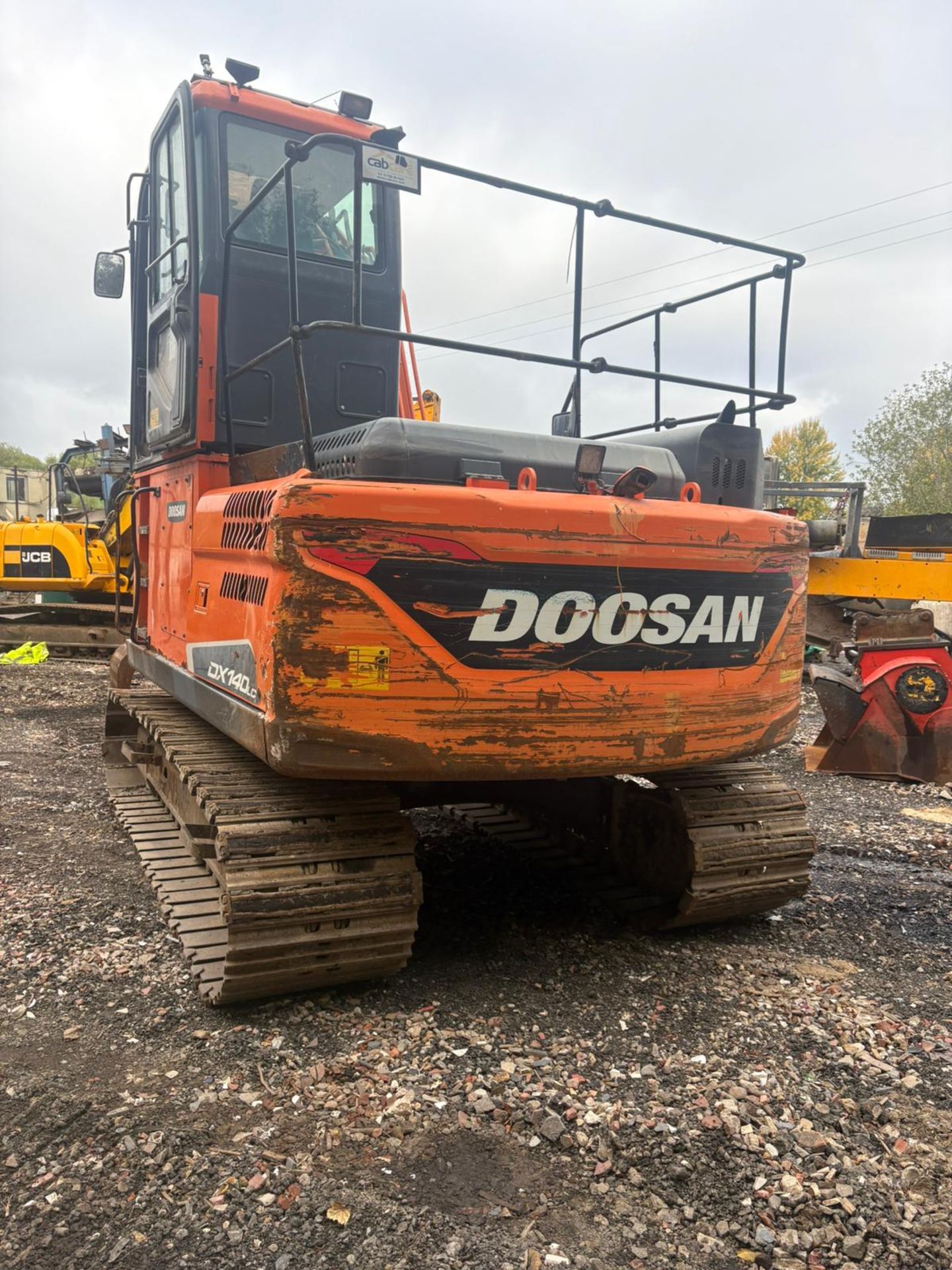 Doosan DX140LC-5 crawler excavator with raised cab - year 2017 - 8900 hours - smf 40-OQ-120 quick hy - Image 3 of 20