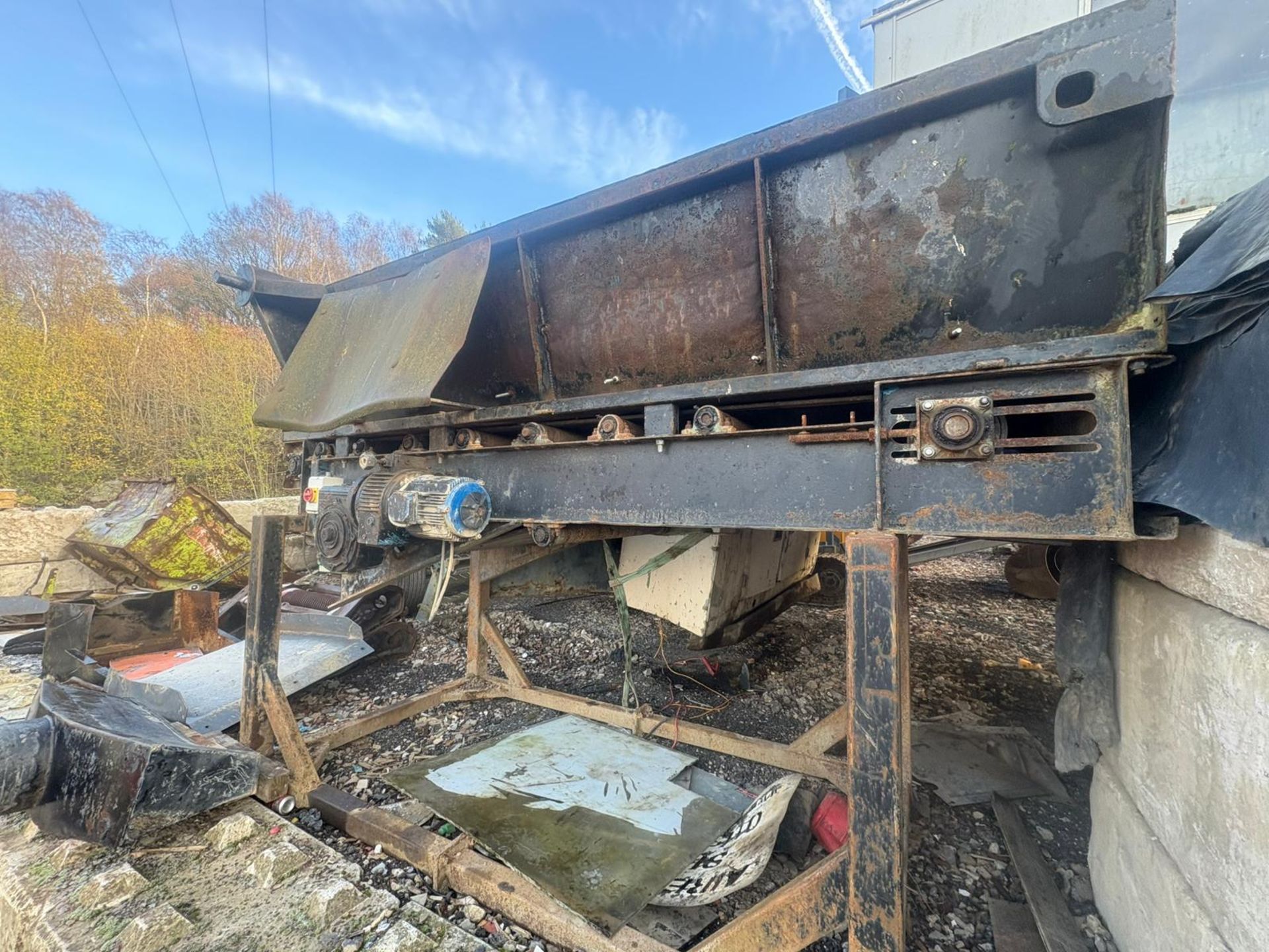 Kiverco feed hopper - year 2018 - 4500 hours - 3 phase - speed variation control - Image 2 of 5