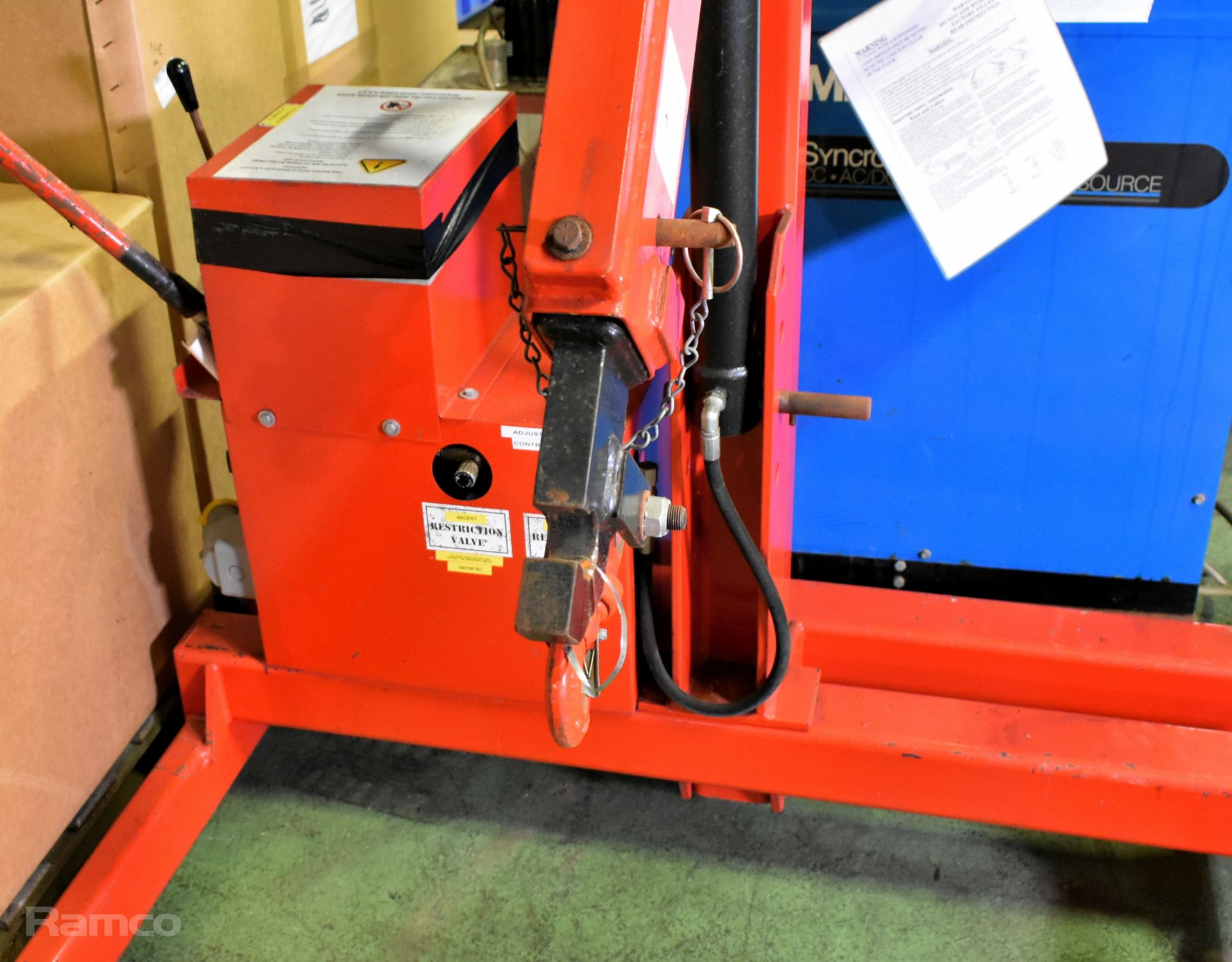CAM Equipment FC1500-12V-S 1500kg engine hoist/workshop crane - W 1320 x D 1520 x H 1740mm - Image 4 of 7
