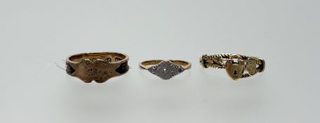 A Victorian Chester 9ct gold mourning ring with traces of a hair band O Chester 1879 1.58g, together