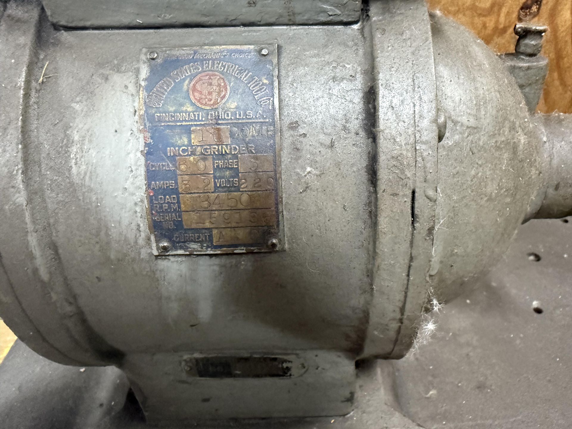 US Electric Dual End Pedestal Grinder - Image 6 of 6