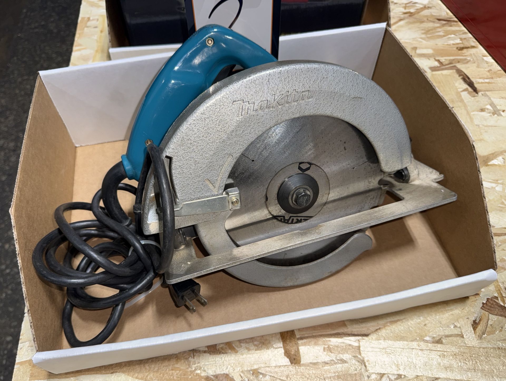 Makita Model 5007NB Electric Circular Saw