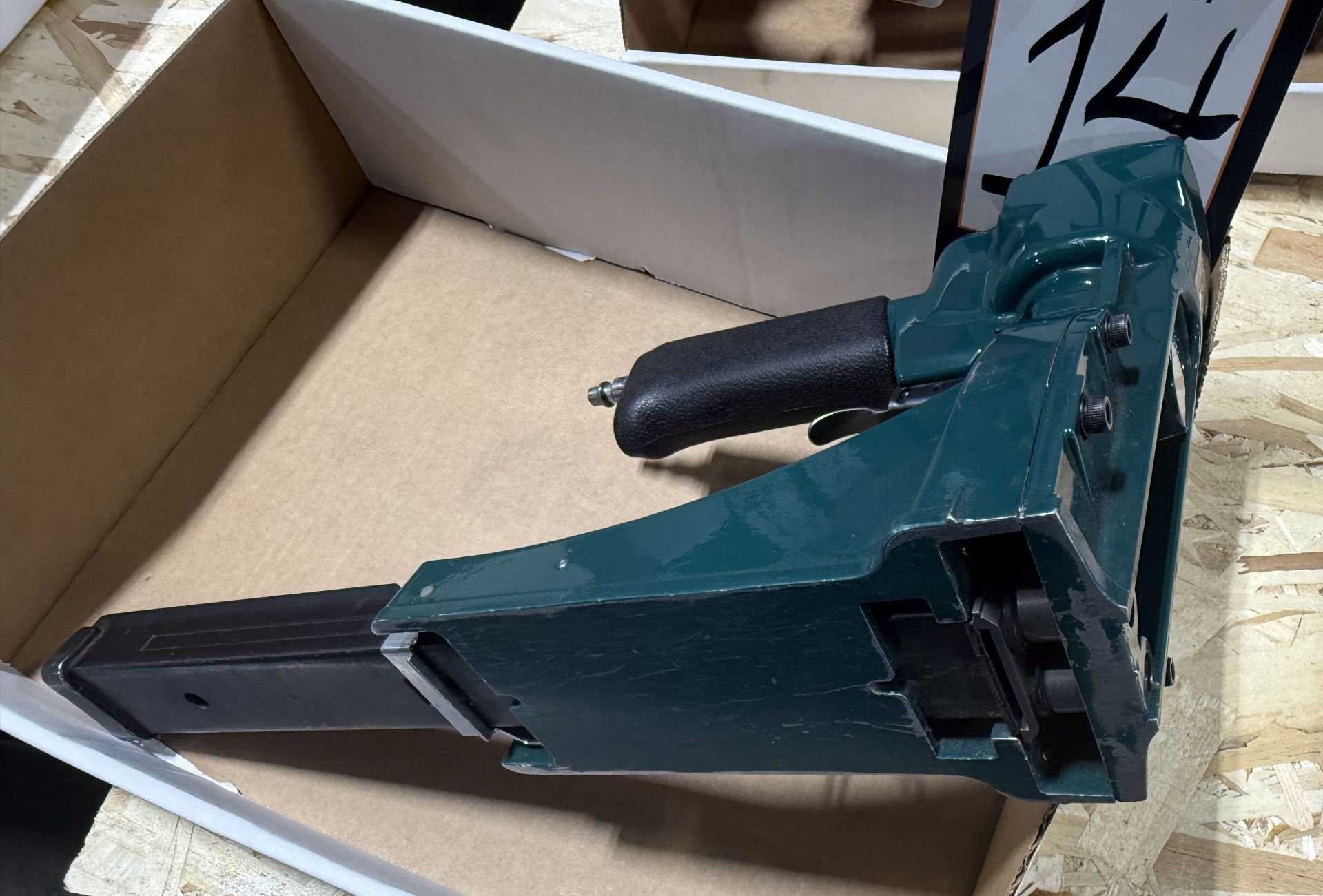 ISM Pneumatic Staple Gun - Image 4 of 4