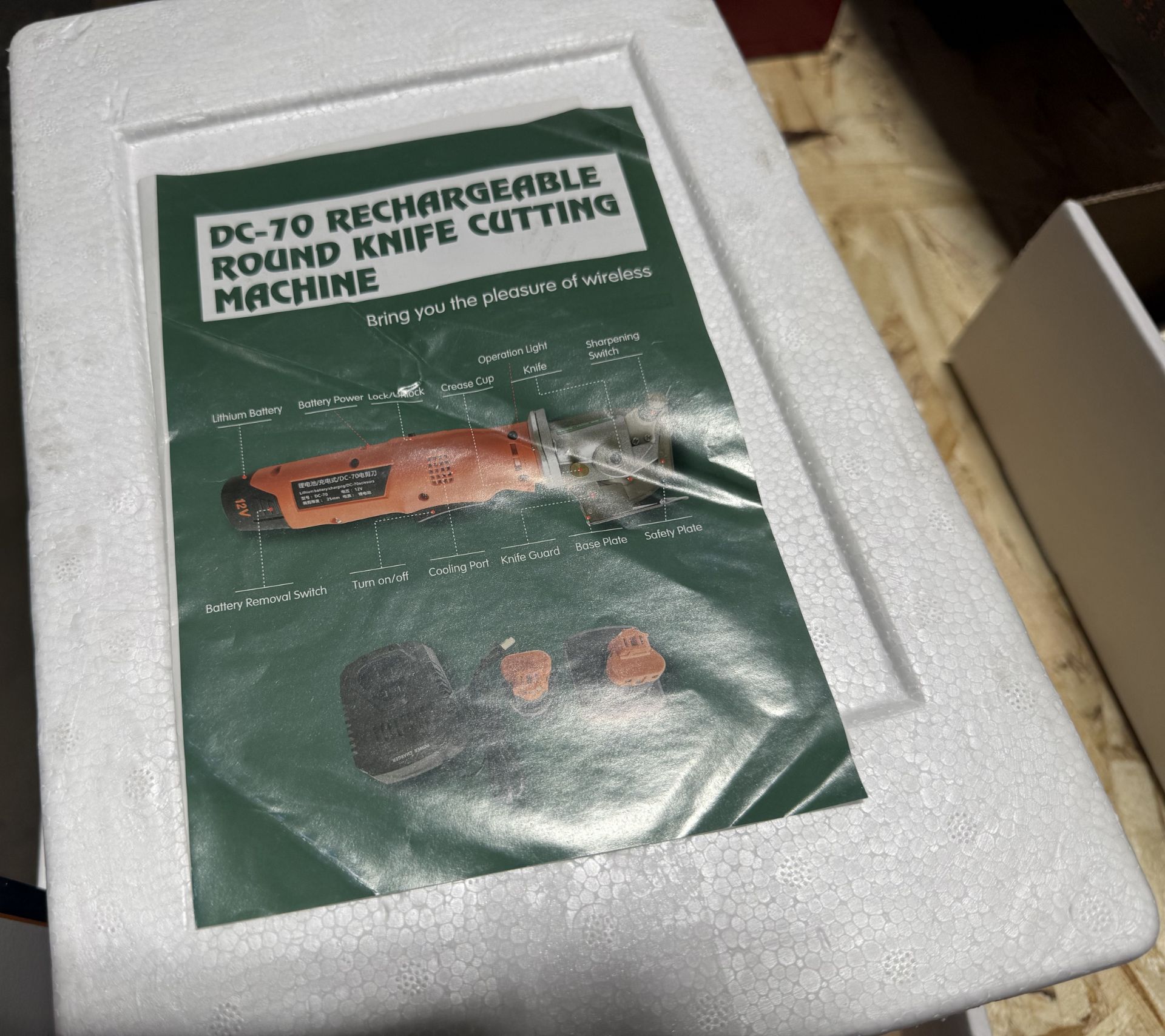 New In Box 4-1/2" Hercules Eletric Right Angle Grinder, Cordless Model DC-70 Saw - Image 3 of 10