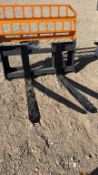 Landhonor Pallet fork for skid steer