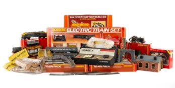 OO GAUGE HORNBY SETS, TRAINS, ROLLING STOCK & BUILDINGS, to include two R.36 BR Intercity 125