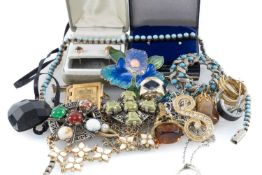 ASSORTMENT OF COSTUME JEWELLERY, including enamelled orchid brooch, turquoise beaded necklace set in
