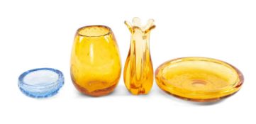 WHITEFRIARS AMBER FISHTAIL VASE, 20.5cms (h); Whitefriars amber controlled bubble vase, probably