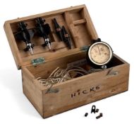 KNOTMASTER MKIIIA NAUTICAL MILES LOG, in wooden case with accessories Provenance: private collection