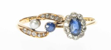 EDWARDIAN SAPPHIRE, DIAMOND & PEARL CROSS-OVER RING, in 18ct gold, Chester 1903, the small old-cut