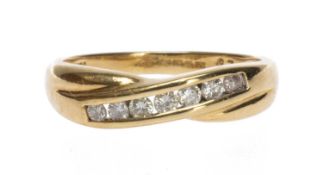 18CT GOLD DIAMOND CROSSOVER RING, 0.25cts overall approx., ring size P, 3.8g in ring box Provenance: