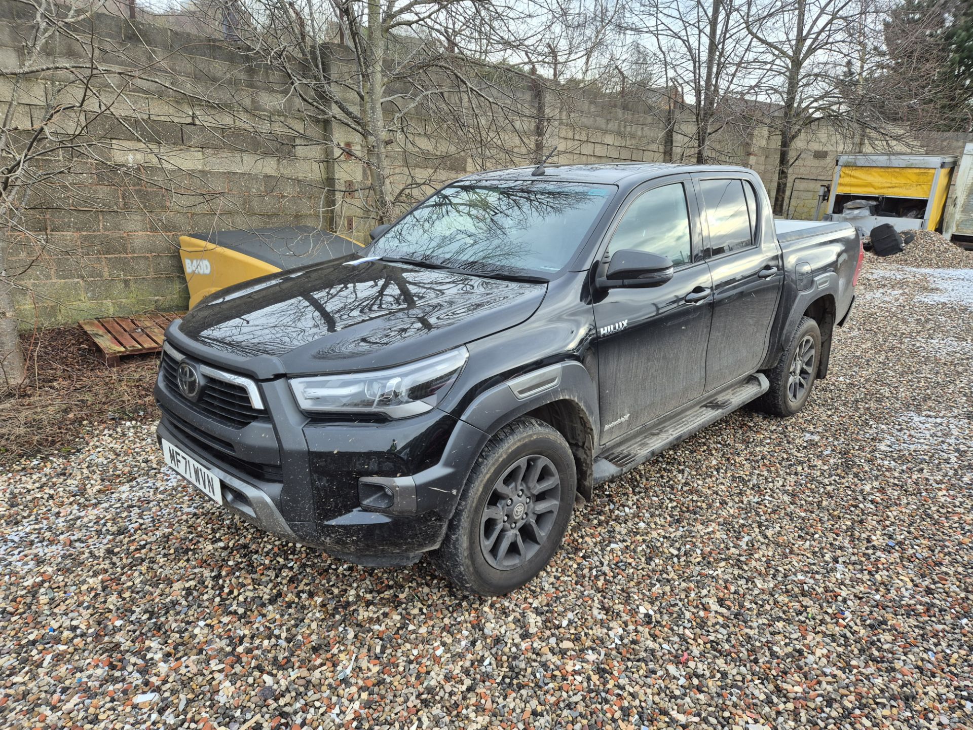 Toyota Hilux Invincible X 2.8 D-4D Auto Double Cab Pick Up, registration no. MF71 WVN, odometer - Image 2 of 8