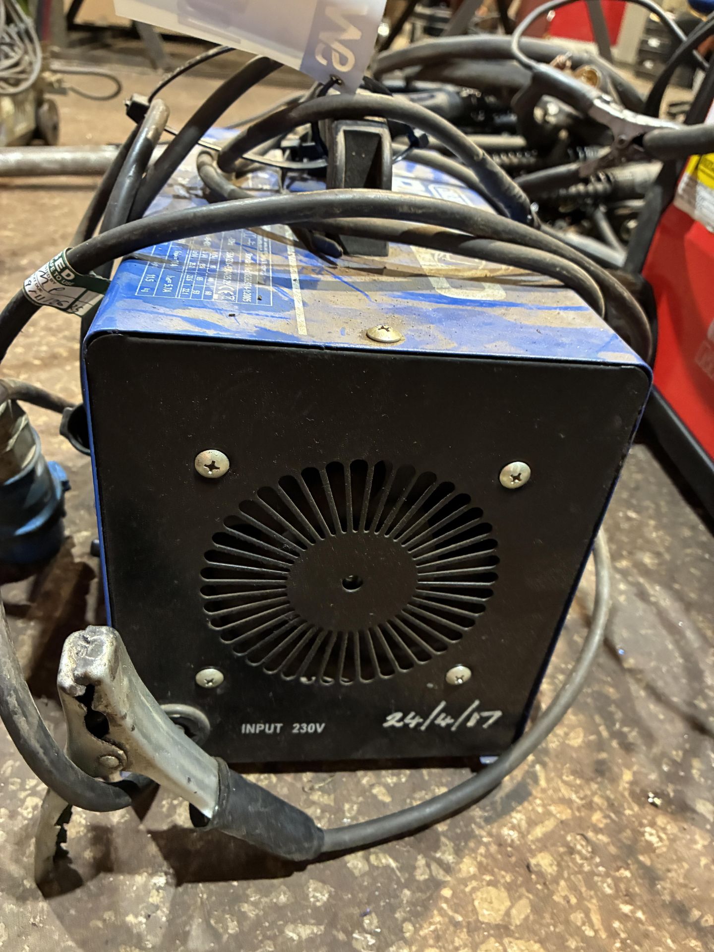 Draper Arc Weld AW135T Arc Welder (welding area) Please read the following important notes:- *** - Image 3 of 5