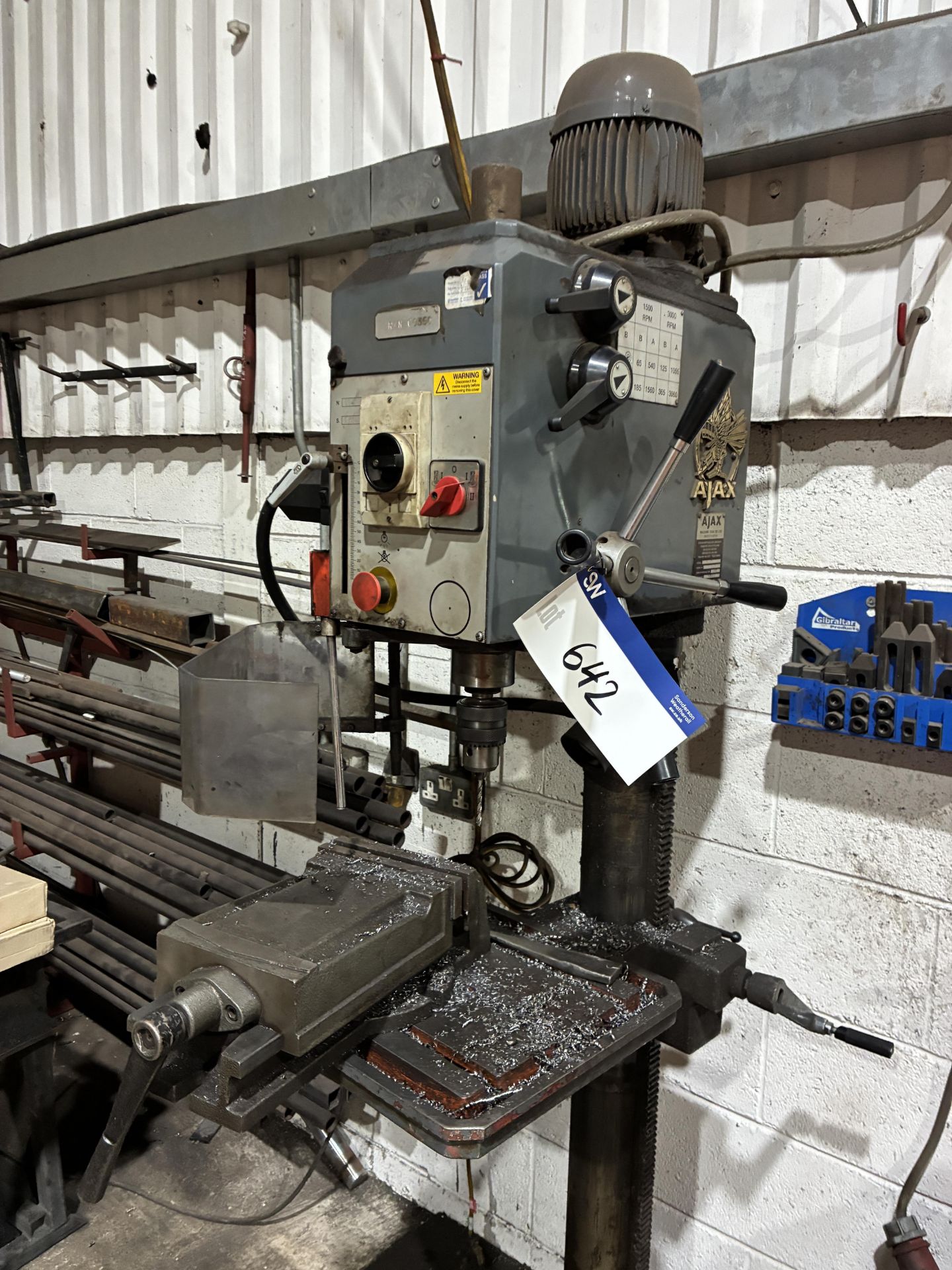Ajax AJ25 Pillar Drill, serial no. 3908B80610, year of manufacture 2000, 260kg, 3-phase, 415V, - Image 2 of 7