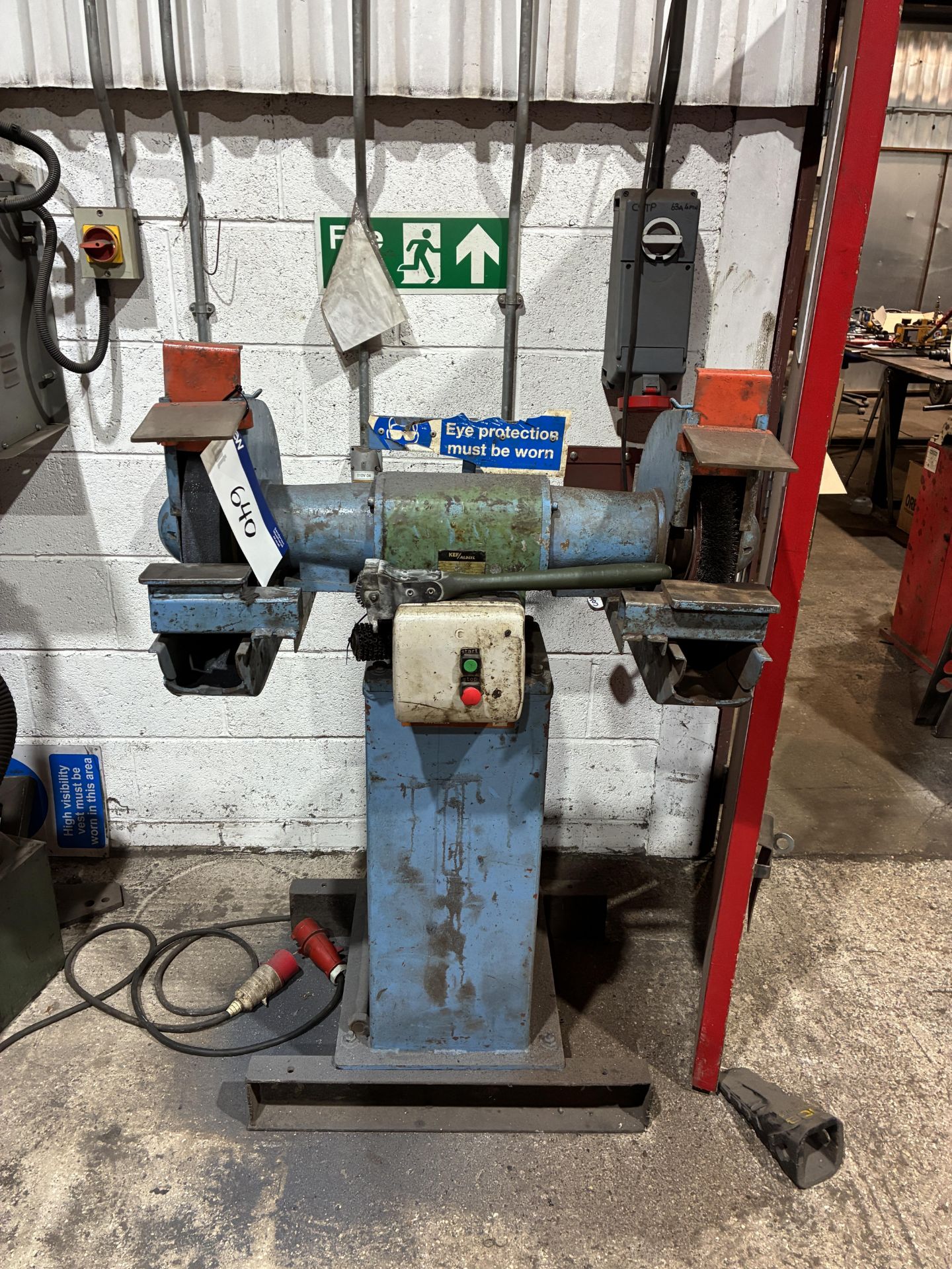 Fagersta Secoroc Twin Head Pedestal Grinder, 3-phase, 400V, 50Hz (power tool area) Please read the