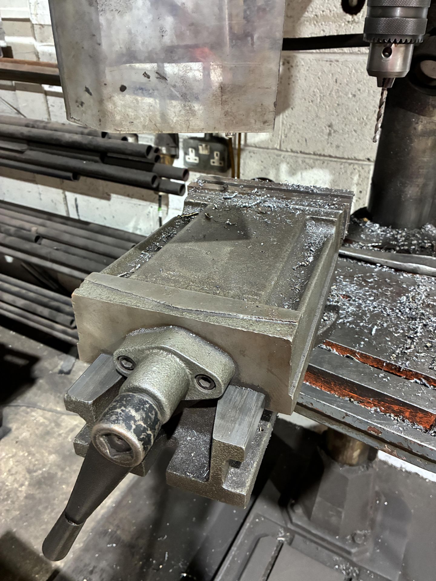 Ajax AJ25 Pillar Drill, serial no. 3908B80610, year of manufacture 2000, 260kg, 3-phase, 415V, - Image 5 of 7