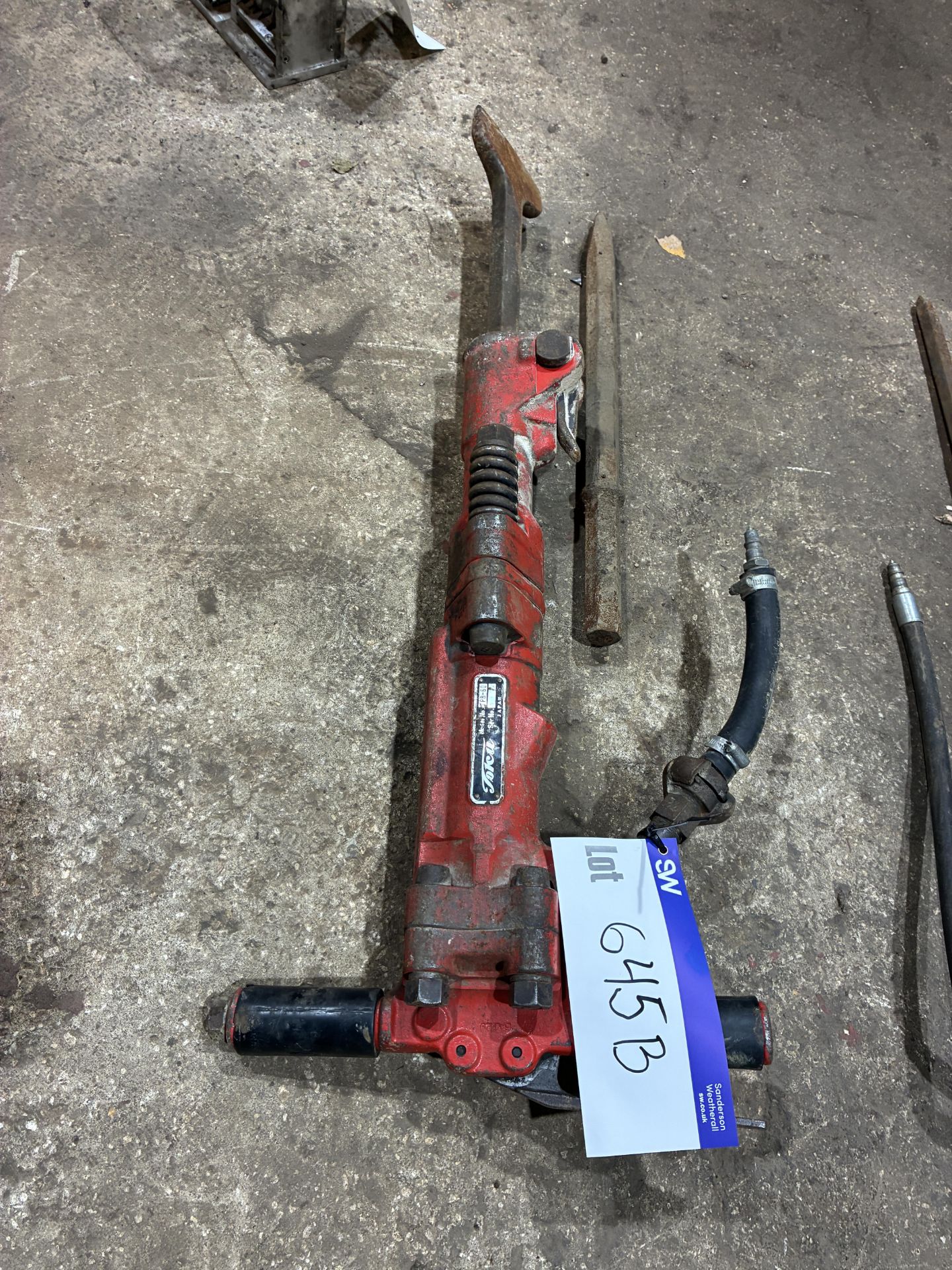 Toru Pneumatic Heavy Duty Breaker, with two attachments (workshop) Please read the following