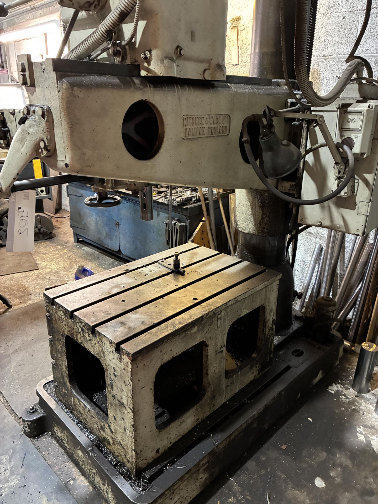 Kitchen & Wade Type 46E32 Radial Arm Drill, year of manufacture 1957, 3-phase, 415V, 50Hz, with - Image 4 of 13