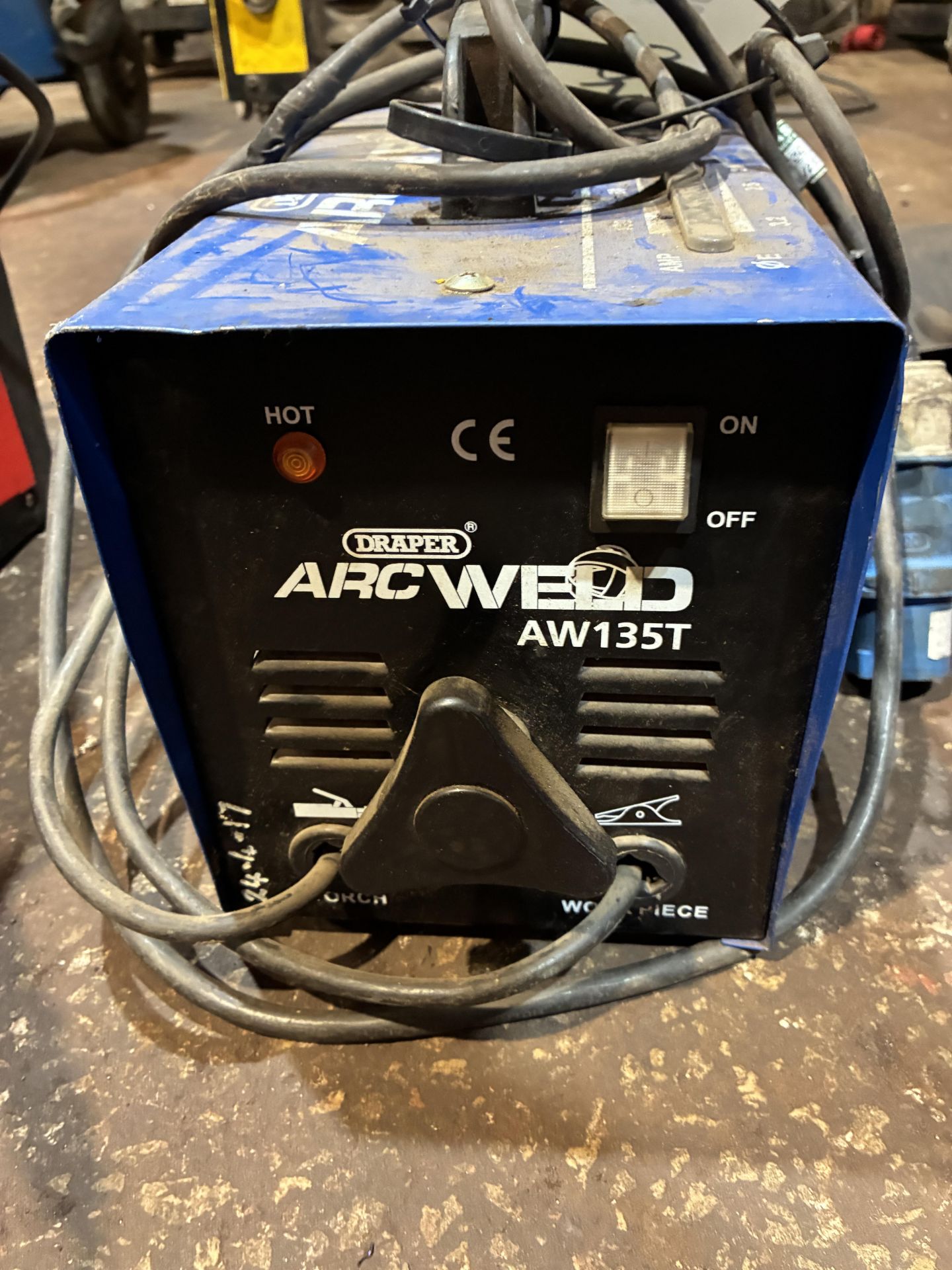 Draper Arc Weld AW135T Arc Welder (welding area) Please read the following important notes:- *** - Image 2 of 5