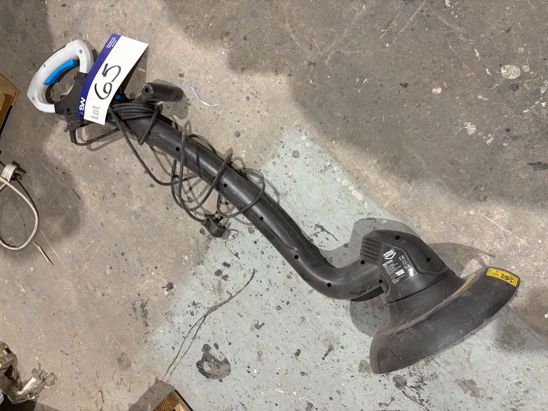 Portable Electric Strimmer, 240V Please read the following important notes:- Fork Truck will be