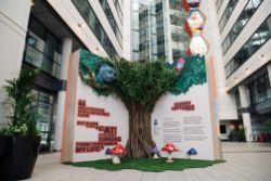 Alice in Wonderland, Other Exhibition & Display/ Event Installations, Media & Utility Vehicles