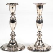 Paar Leuchter, versilbert, 1-flammig, Balusterschaft, H. 18,5 cm