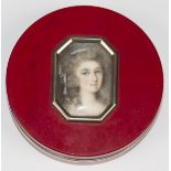 Purpurin-Dose mit Silber-Montierung, Deckel mit Miniatur Porträt einer jungen Dame auf Pergament, R