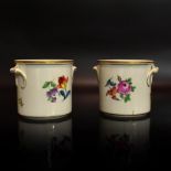 Zwei Cachepots. Carl Thieme, Potschappel | Porzellan, Farb- und Goldstaffagen.