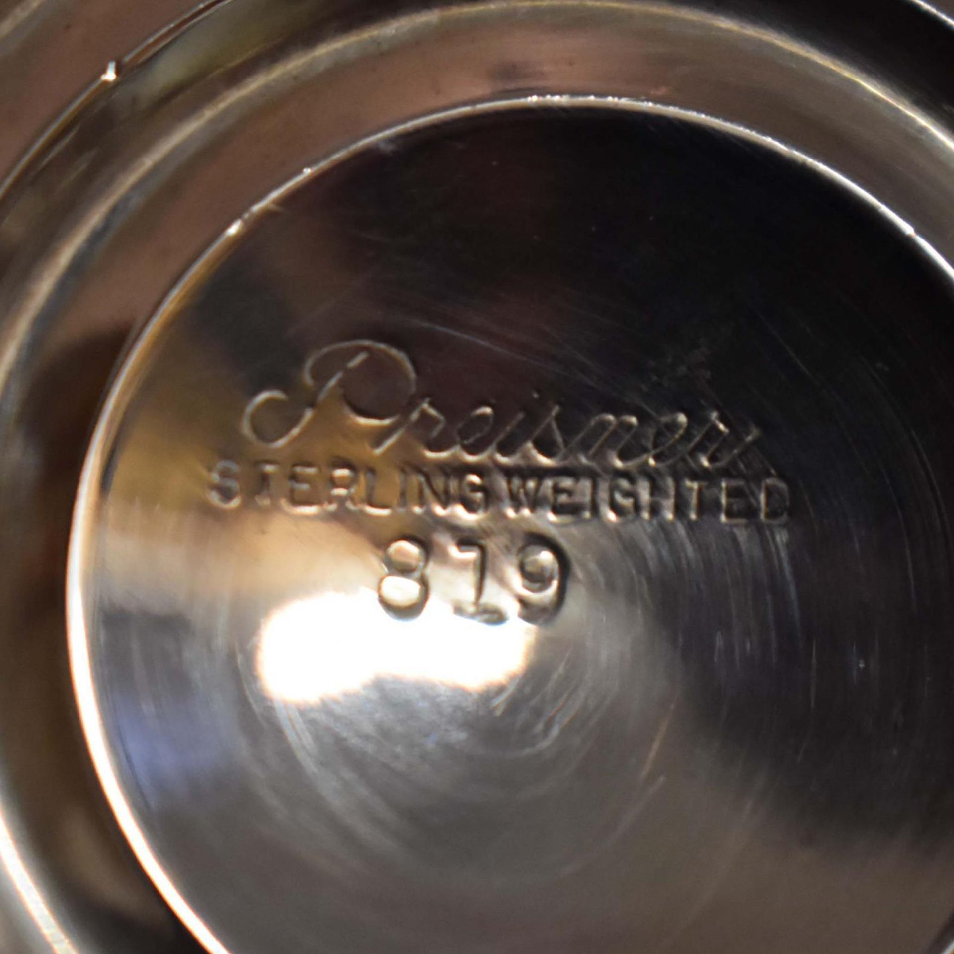 Ein Paar Kerzenleuchter. Silber. - Bild 3 aus 3