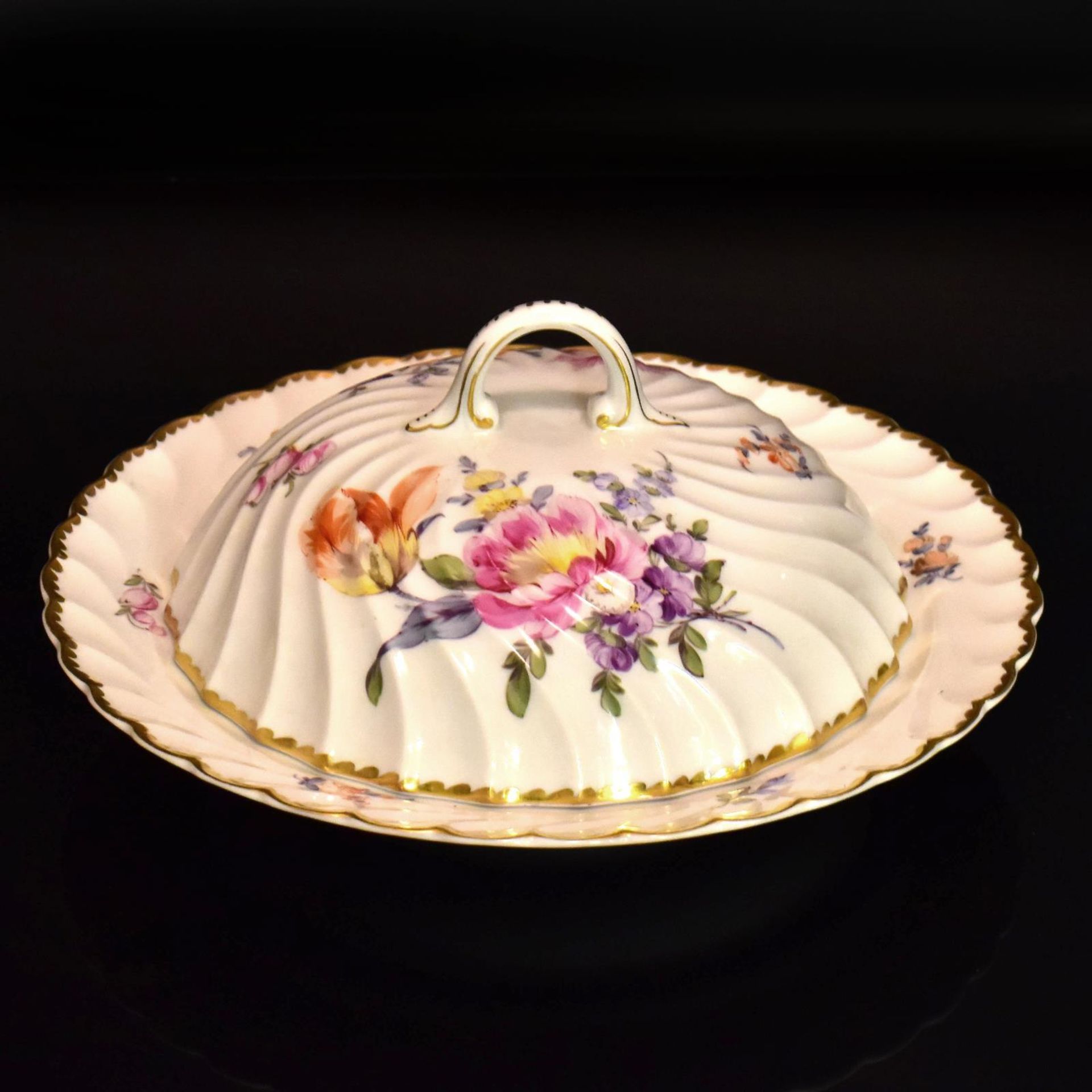 Deckelschale. Nymphenburg | Porzellan, Farb- und Goldstaffage.