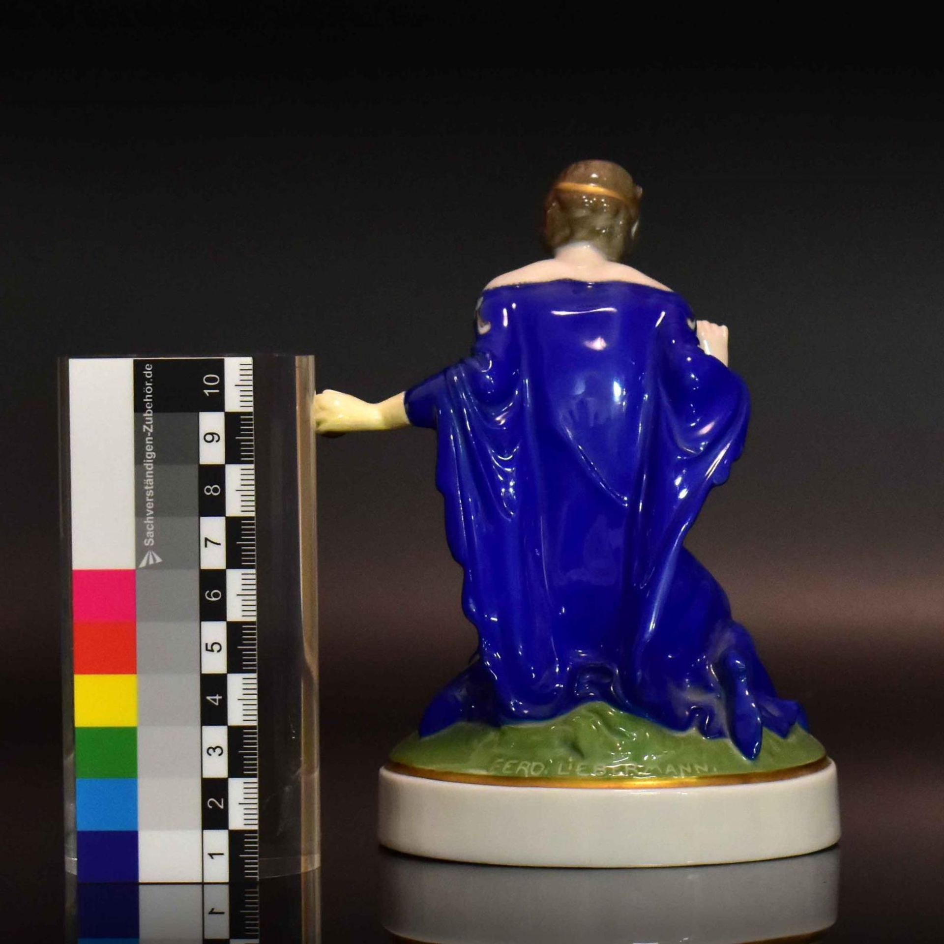 "Zwei Prinzessinnen". Rosenthal, nach Entwurf von F. Liebermann, um 1920 | Porzellan, Unterglasur... - Bild 2 aus 4