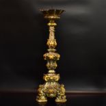 Altarleuchter. Süddeutschland, 18. Jh. | Holz, geschnitzt, Reste von Farb- und Goldfassung. Eisen...