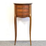 Beistellkommode. 19. Jh., Louis XV Stil | Nussbaum und andere Hölzer furniert, tlw. gebeitzt.