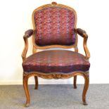 Armlehnstuhl. Barockstil | Holz, geschnitzt, gebeitzt. Stoffbezug.