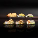 Sechs Snuff Bottles. China, 19./20. Jh. | Porzellan, polychrome Überglasurmalerei.