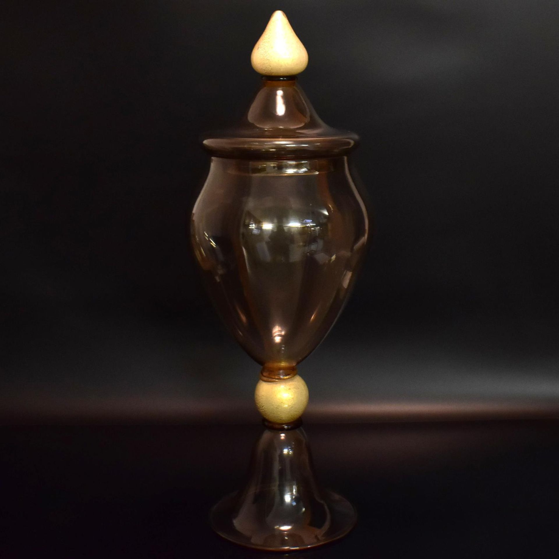 Deckelvase. Wohl Murano, 20. Jh. | Rauchquarzfarbenes und farbloses Glas, u.a.