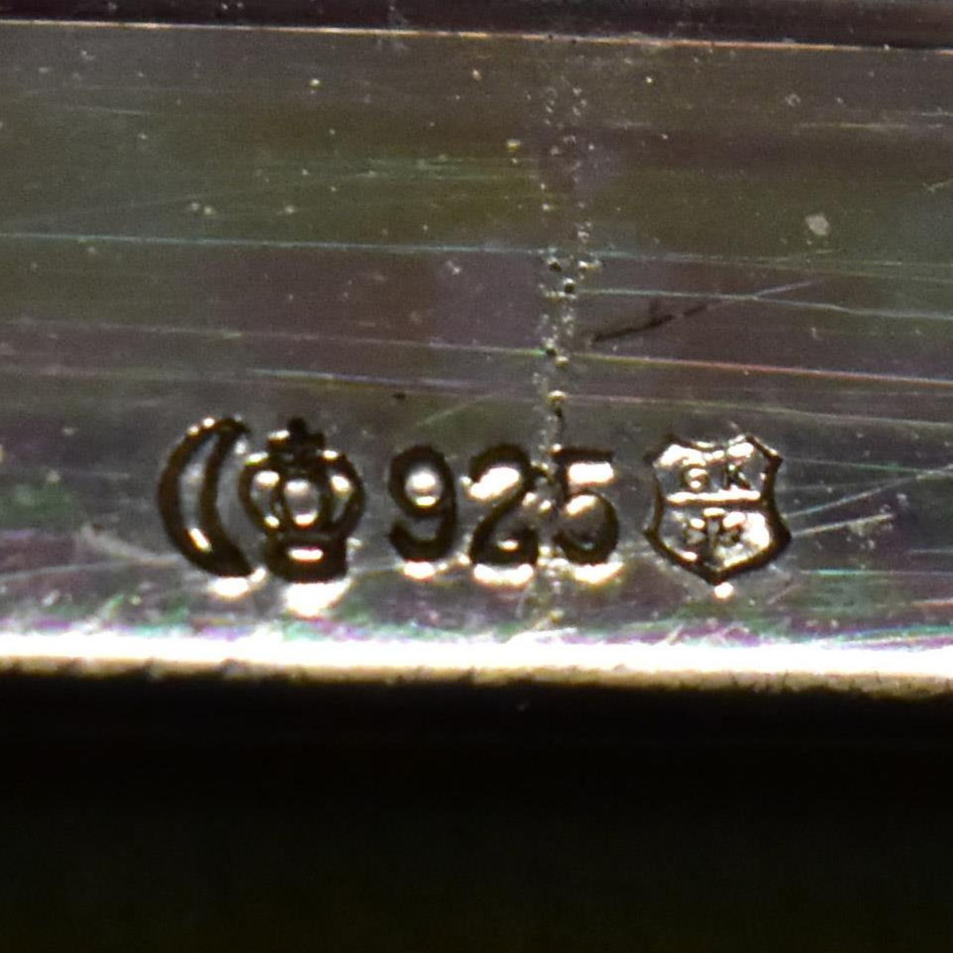 Tischspiegel. Schwäbisch Gmünd, 20. Jh., Gottlieb Kurz | Silber, samtbezogener Holzkern. - Bild 2 aus 2