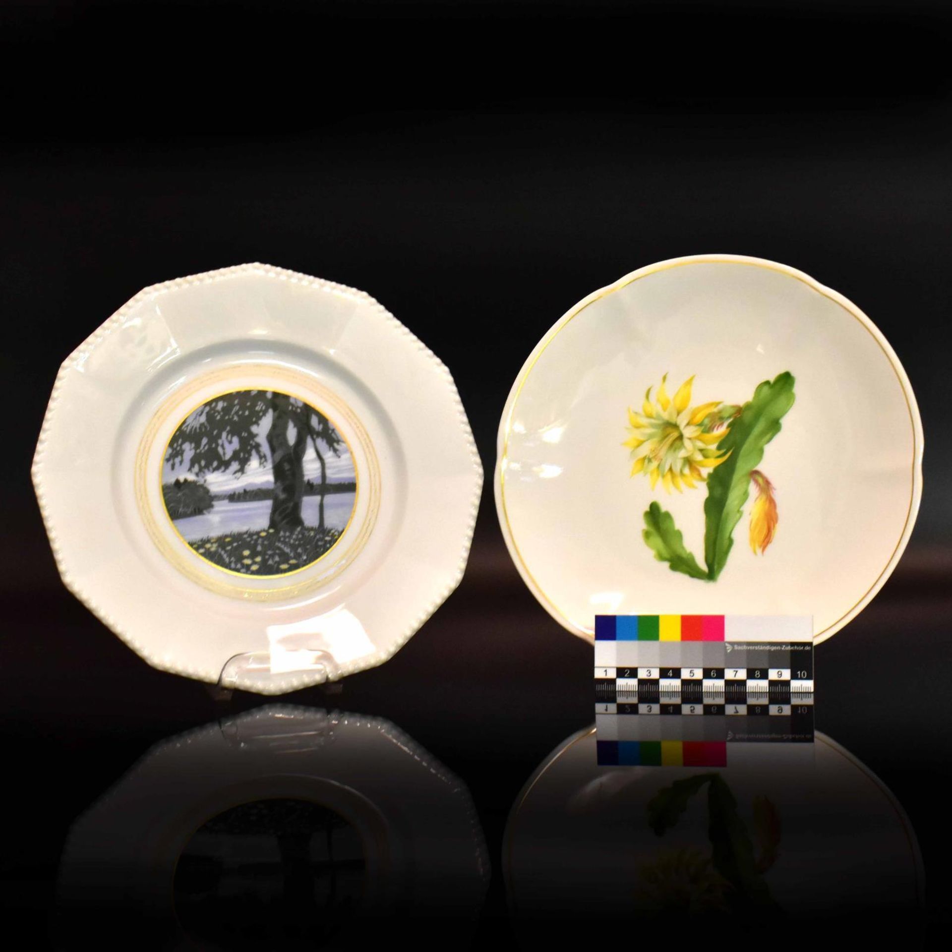 Zwei Zierteller. Nymphenburg, nach Entwürfen von R. Sieck und R. Diewock | Porzellan, Farb- und G... - Bild 2 aus 4