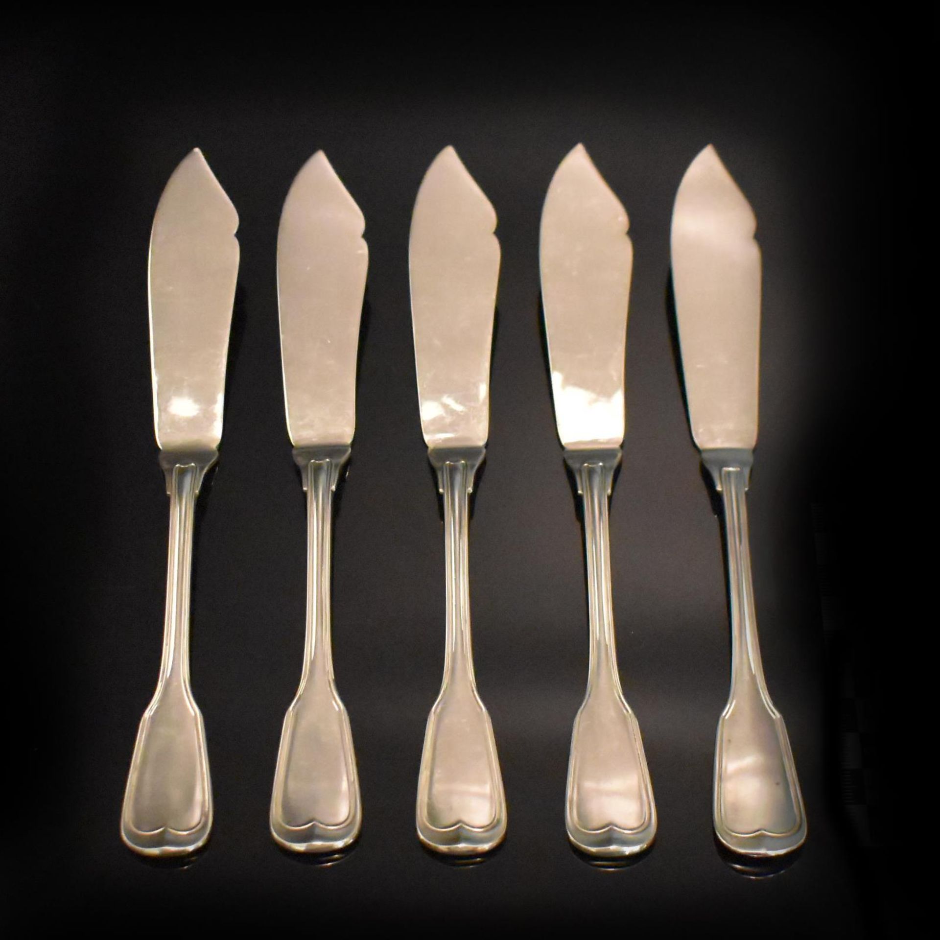 Satz von zwölf Fischmessern. Bremen, 20. Jh., Koch & Bergfeld | Silber.