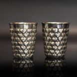 Zwei Herzbecher. Deutschland, 20. Jh. | Silber, tlw. innen vergoldet.