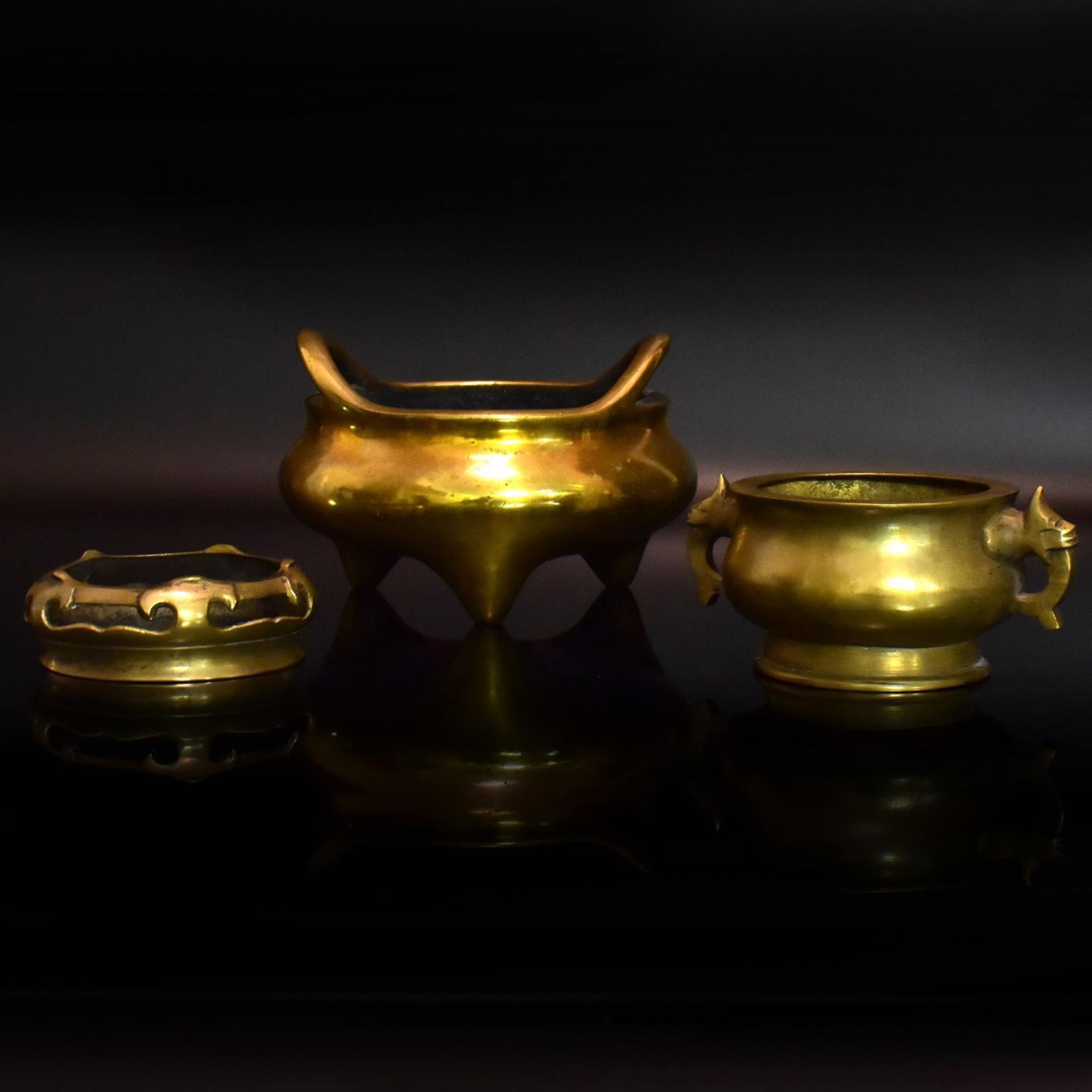 Drei Weihrauchbrenner. China | Gelbguss.