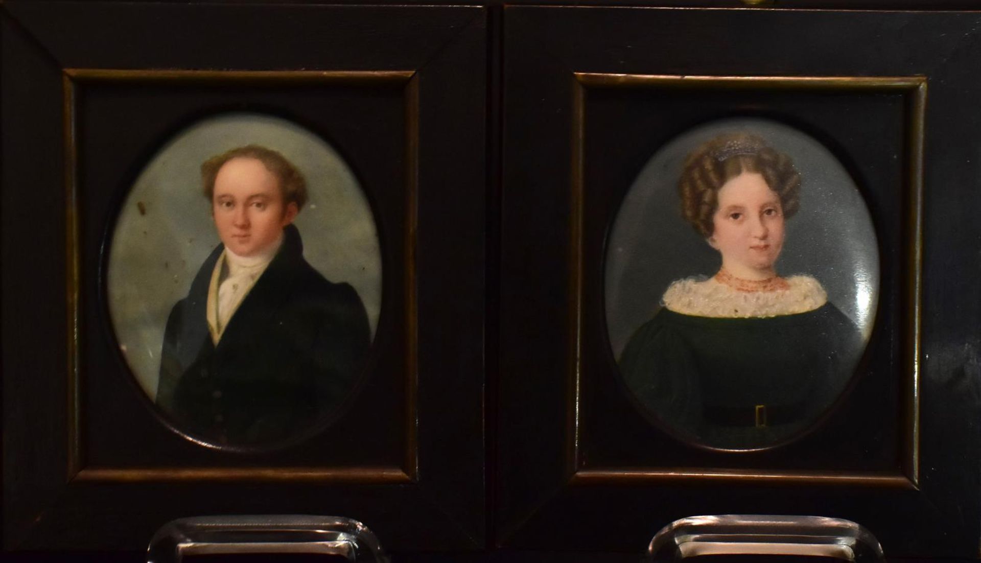 Ein Paar Miniaturen. 19. Jh. | Aquarell- und Deckfarben.