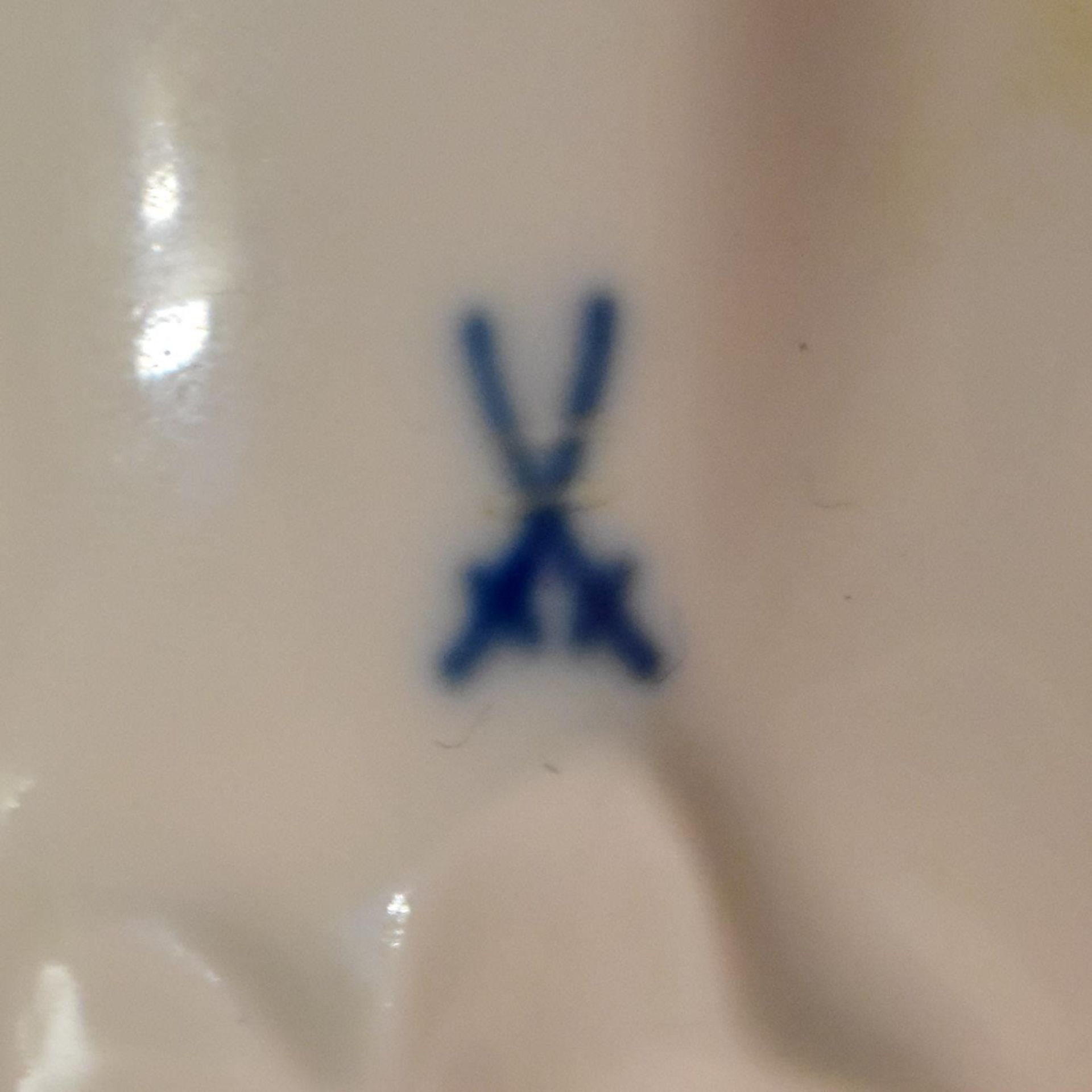 Zwölf Cremetöpfe und drei Schalen. Herend und Meissen | Porzellan, Farb- und Goldstaffagen. - Bild 3 aus 3